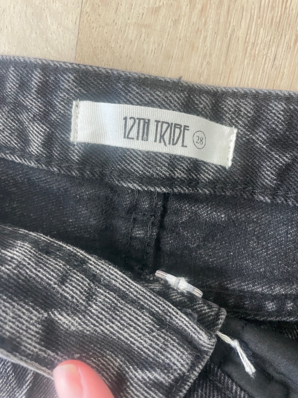 NWT 12th Tribe Asymmetrical Waist Dylan Jeans Size 28 - Picture 4 of 8
